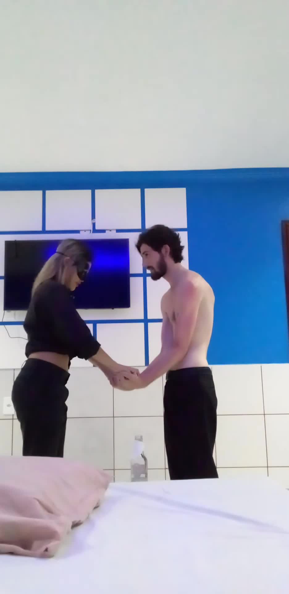 Blondie Scratching Fetish