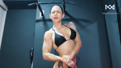 Live Flexing Queen - Muscle, Veins & Feet For My Fans