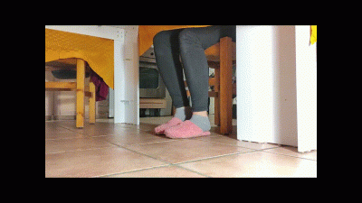 Under The Table (Real Audio)