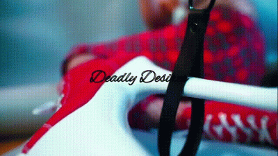 Sneaker Trampling