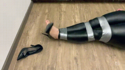 Yy79 Spontanous Bondage