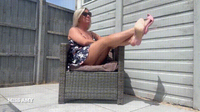 Garden Shoe Dangle