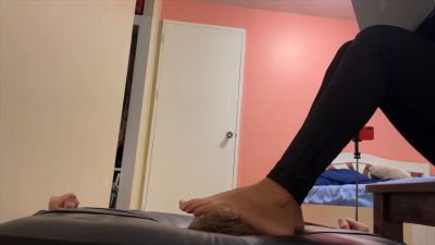 Barefoot Smother In Smother Box