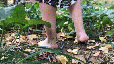 Barefeet Walk!