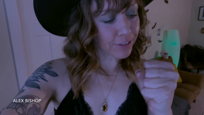 Witchy Giantess