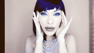 Extraordinary Big Blue Sea Eye ****