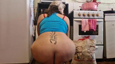 Step Mom's Buttcrack While Cleaning