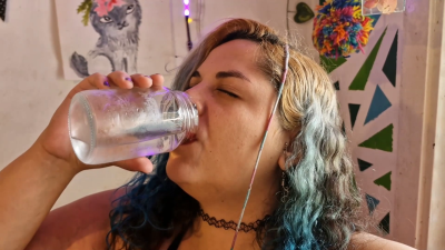 Pee Desperation Full Bladder