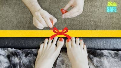 5 Easy Steps To Perfectly Paint Your Toe Nails For Halloween Diy Nail Painting Tutorial For Sissies