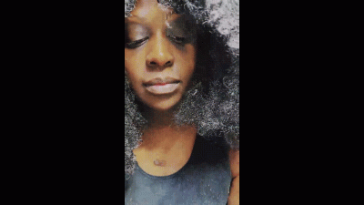 Roxie Putting On Turquoise Sparkly Lipstick