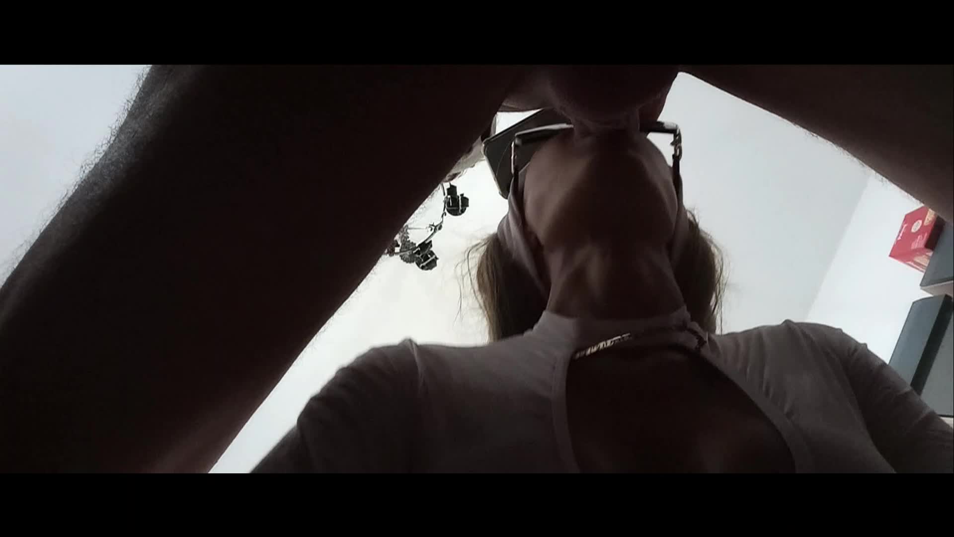 MILF Gives A Quick Blowjob With A Cum Explosion In Her Mouth