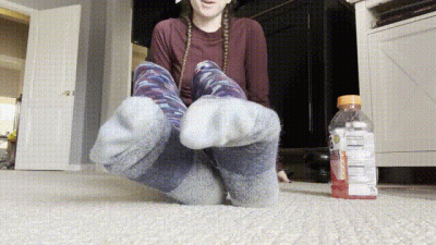 Sweaty Hiker Girl Foot Worship And Cum Task