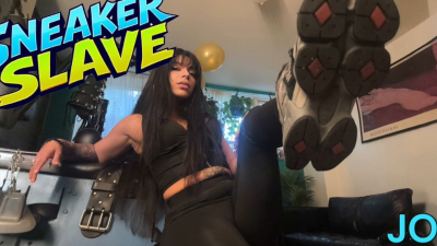 Sneaker Slave JOI