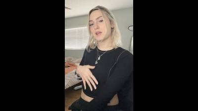How Alpha Fucks Me (A Sex Story For Cucks)
