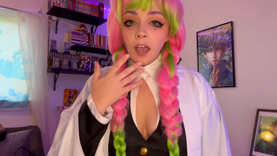 Mitsuri Lets You Worship