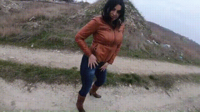 Beautiful Sugar Babe Tight Jeans Teasing