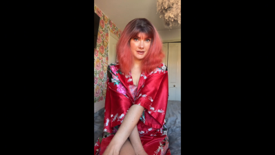 Fuck A Fan Seductive Kisses To Breeding