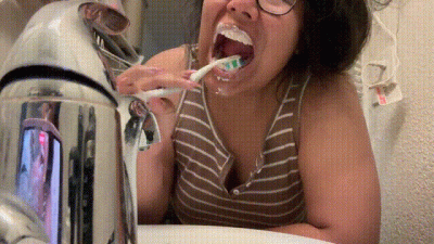 Crop Top Messy Toothbrushing