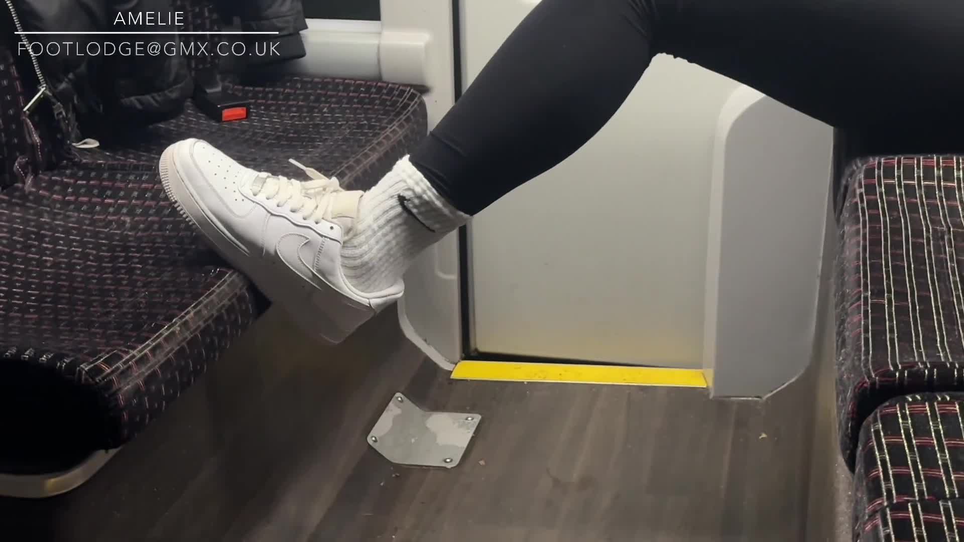 Amelie Filmed On The Bus Wearing Her Nike Af1, Leggings And White Crew Socks