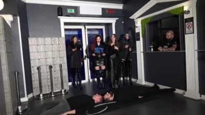 Shoe Cleaning At Entrance