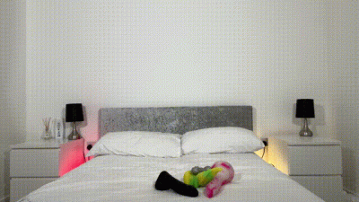 Giant Toy Pussy Stretching