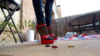 Giantess High Heels vs Tiny Freeway