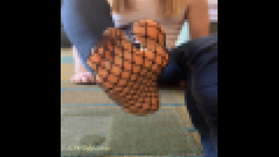 Nylon And Nets Foot-Loser Flip-Off