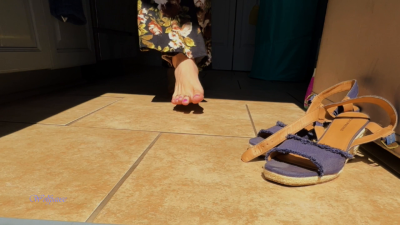 Goddess Feet Sunbath In The Doorway