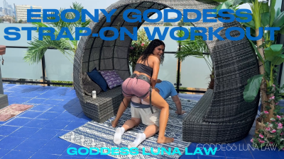 Ebony Goddess Strap-On Workout- Outdoor Pegging