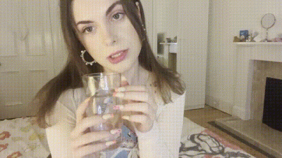 Acrylic Nail Tapping