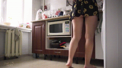Upskirt Panties Voyeur Video Of Amateur Stepsis' Rear Cameltoe