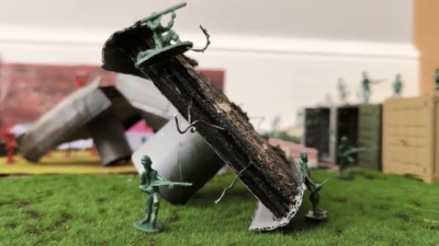 Tiny Military War - Part 3: "La Caida De La Ciudad"(The Fall Of The City)