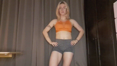 Muscle Goddess Shows Her Strength