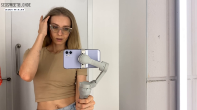 Sensual Masturbation In The Fitting Room