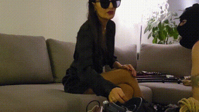 Slapping And Heels Cleaning Subtitled