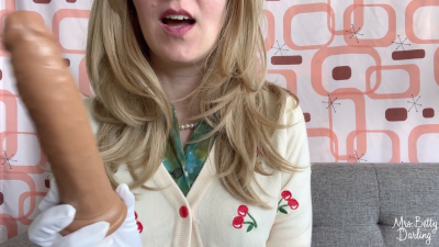 Shy Housewife Uses Dildo