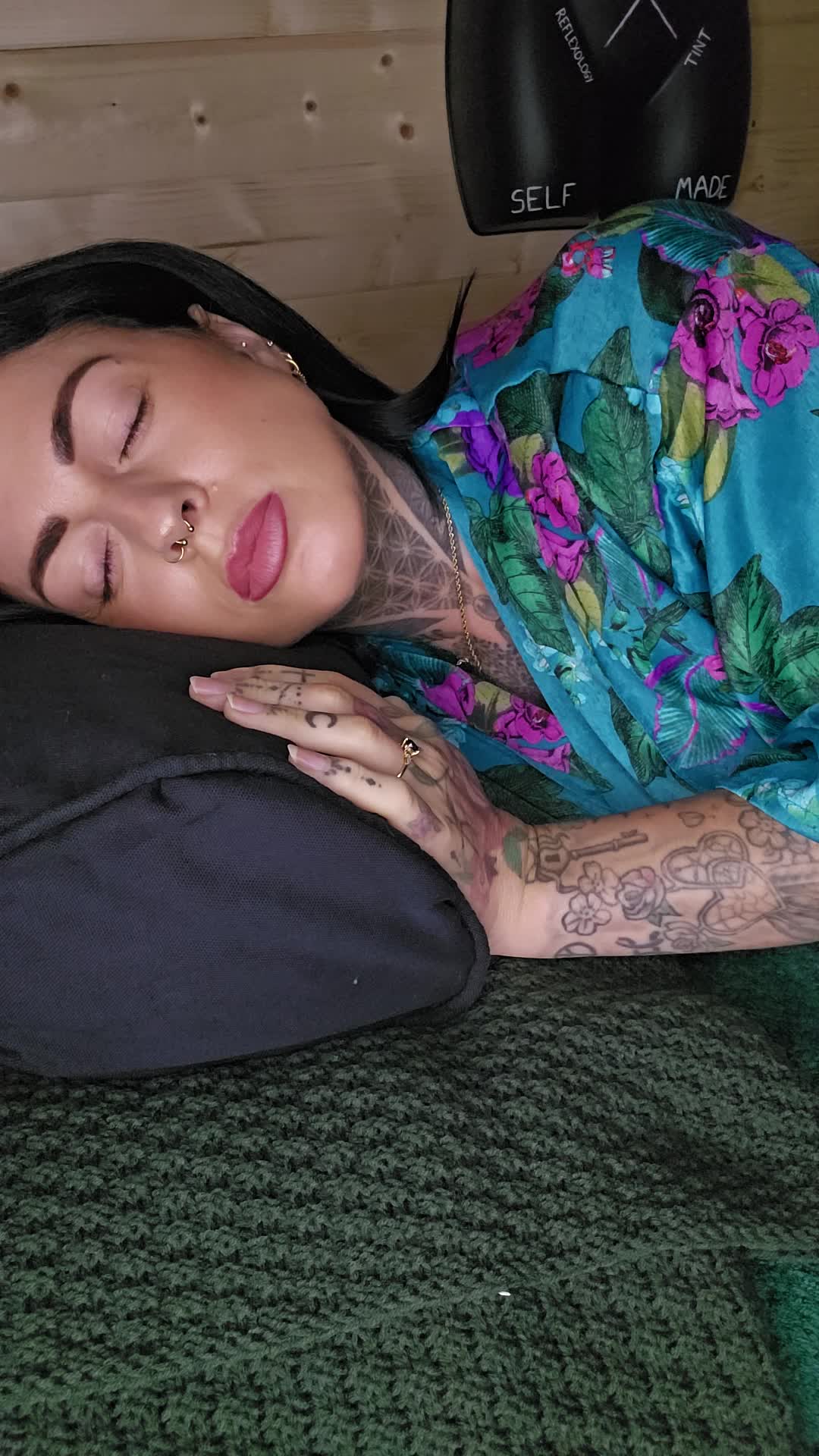 Watch Me Laying, Snoring