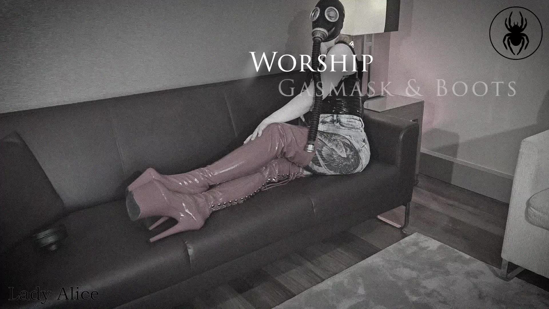 Worship- Gasmask & Boots - Worship- Gasmaske & Stiefel- Jeans Hotpants
