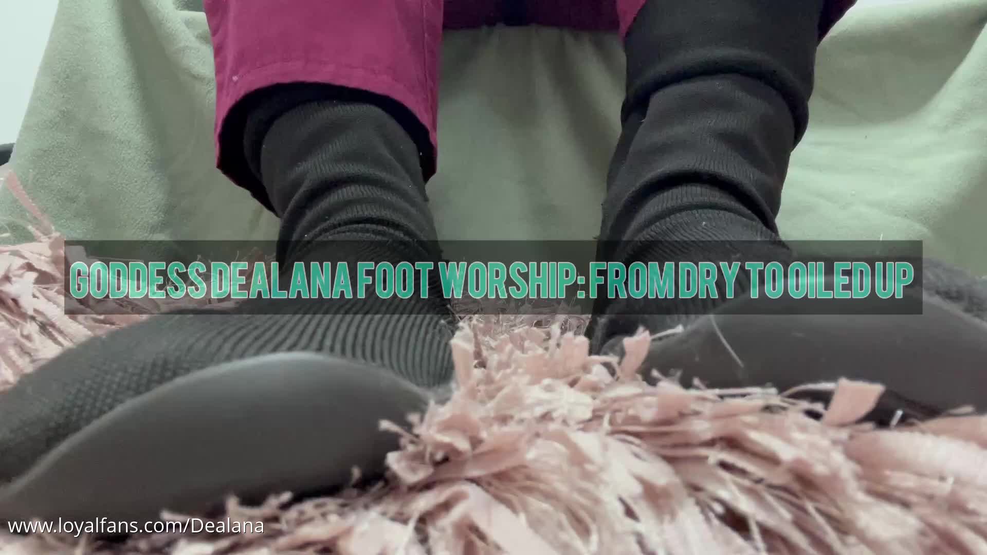 From Dry To Oiled Ebony Mature Feet W/ Long Toes