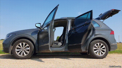 Bouncing New Volkswagen Tiguan 2