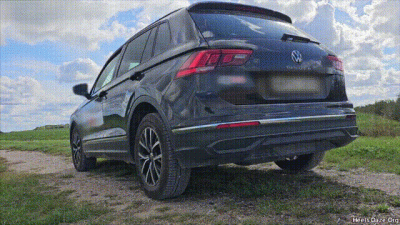 Bouncing New Volkswagen Tiguan 3