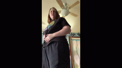 Carina Racy- Giantess Gasses Tiny Man