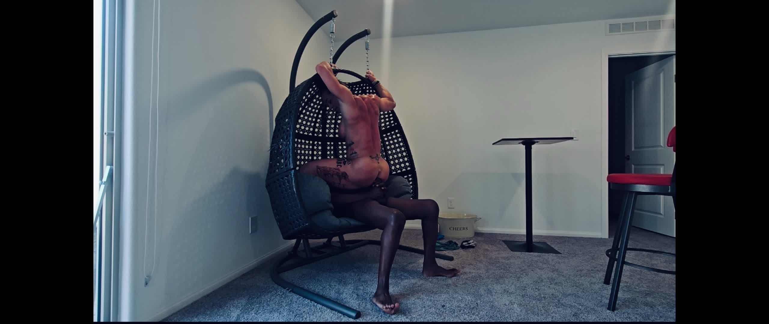 Simone Steele Meets Sir Maxximus