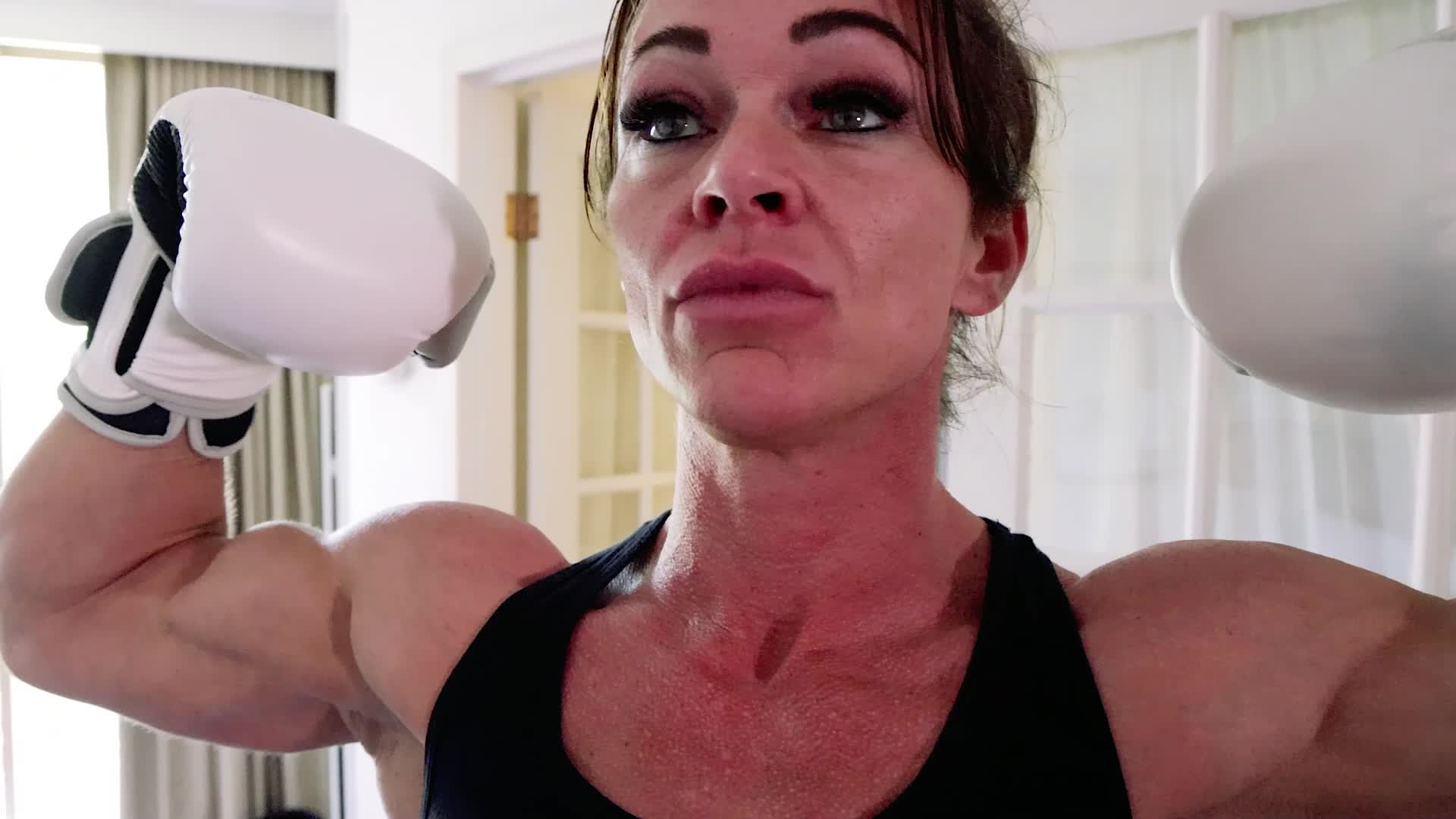 Boxing With Simone Steele And Ecko Belle