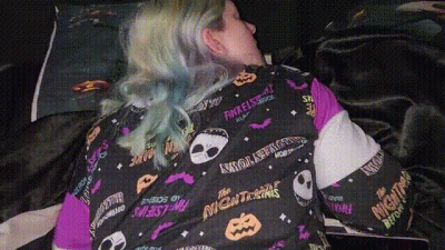 Gorgeous Amateur MILF Takes Late Night Backshots (Close Up)