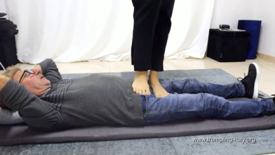 A1044 Lady Cat In Cock Trampling