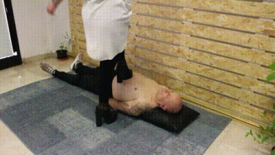 A960 Lady Noir In Trampling