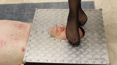 A942 Lady Noir In Face Trample