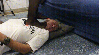 A916 Lady Penelope In Throat Trampling