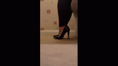 Sub Cums Over Mistresses Feet